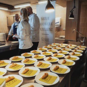 4-Hands-Dinner: 100/200 Kitchen trifft Ugly Duckling